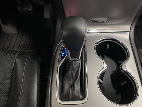 Used 2019 Jeep Grand Cherokee Limited w/ Luxury Group II image 25