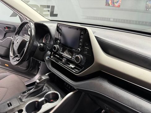 Used 2020 Toyota Highlander LE FWD image 50
