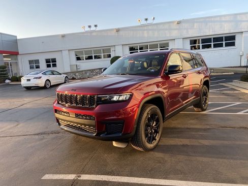New 2025 Jeep Grand Cherokee L Altitude image 6