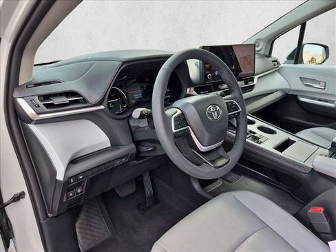 Certified 2026 Toyota Sienna XLE AWD/4WD image 10