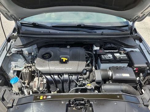 Used 2017 Hyundai Elantra SE FWD image 20