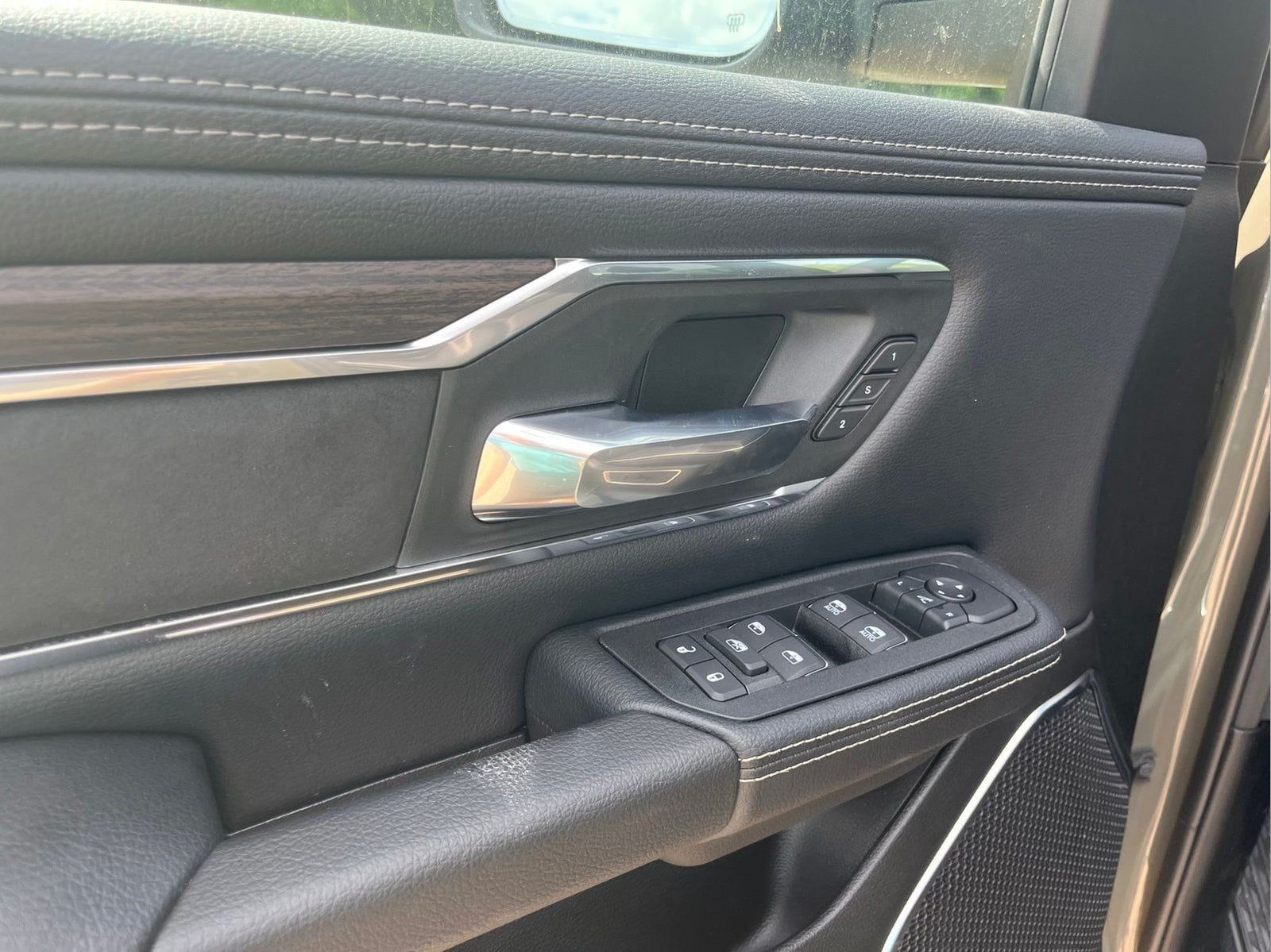 Used 2026 RAM 1500 Laramie AWD/4WD image 10