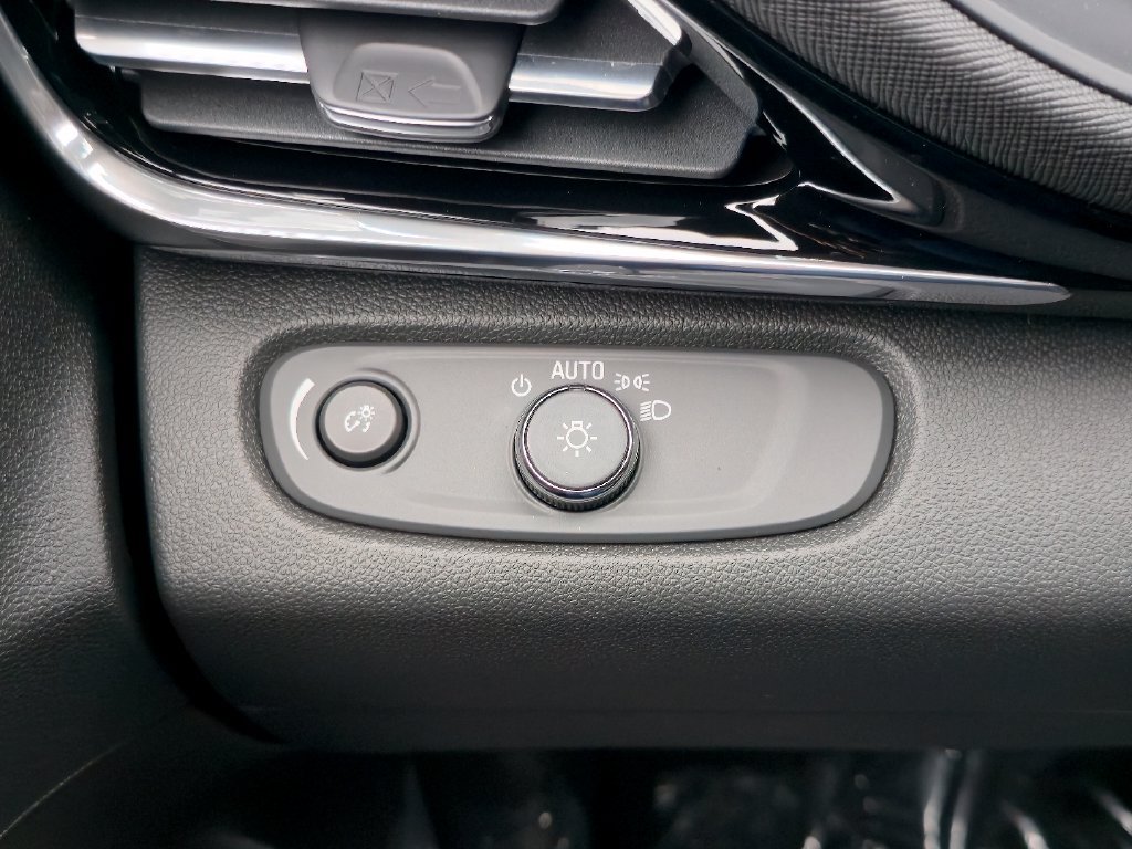 New 2026 Buick Envista Sport Touring w/ Convenience I Package FWD image 18