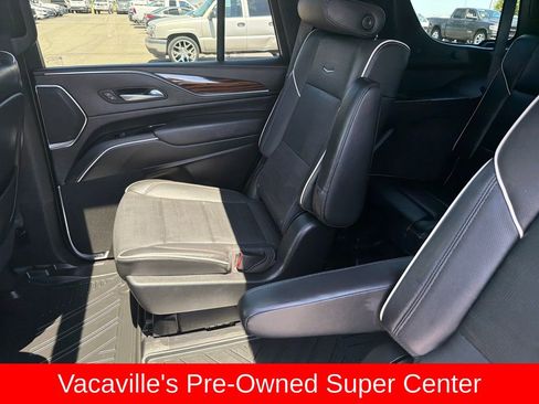 Used 2023 Cadillac Escalade Premium Luxury AWD/4WD image 26