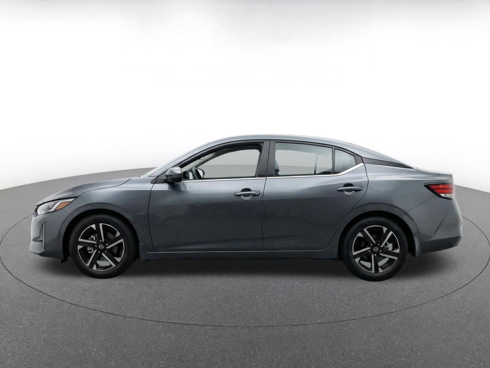 Used 2025 Nissan Sentra SV FWD image 4