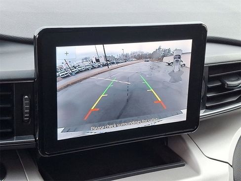 Used 2023 Ford Explorer XLT w/ Equipment Group 202A image 15