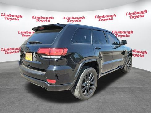 Used 2020 Jeep Grand Cherokee Altitude image 25