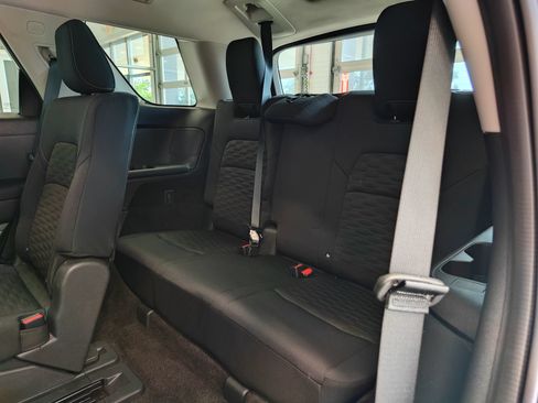 Used 2025 Nissan Pathfinder SV AWD/4WD image 13