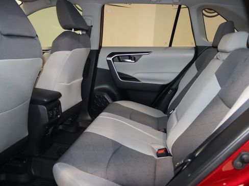 Used 2022 Toyota RAV4 XLE image 52