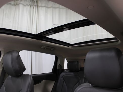 Used 2020 Lincoln Nautilus Reserve w/ Equipment Group 201A image 28