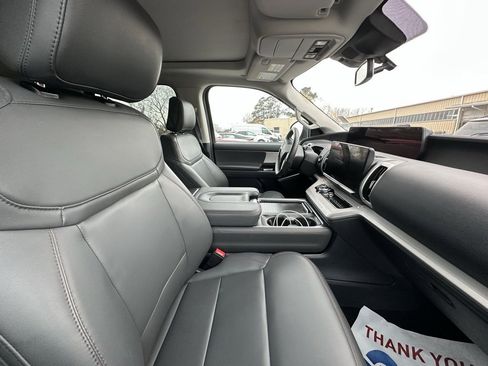 Used 2025 Ford Expedition Max Active image 3