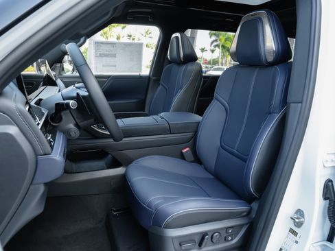 New 2026 INFINITI QX80 4WD w/ Sport Exterior Package image 8