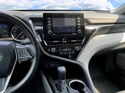 Used 2023 Toyota Camry LE image 9