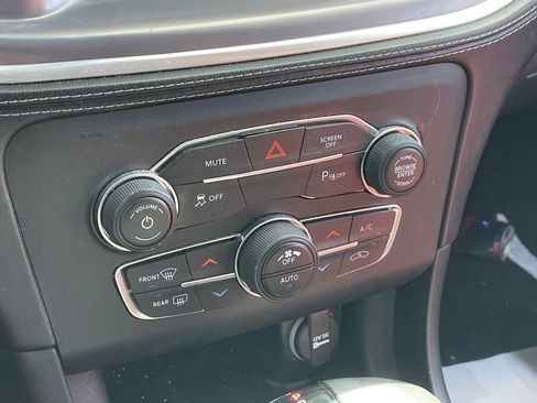 Used 2020 Dodge Charger SXT w/ Plus Group image 8