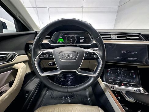 Used 2024 Audi Q8 e-tron Premium Plus w/ Premium Plus Package AWD/4WD image 9