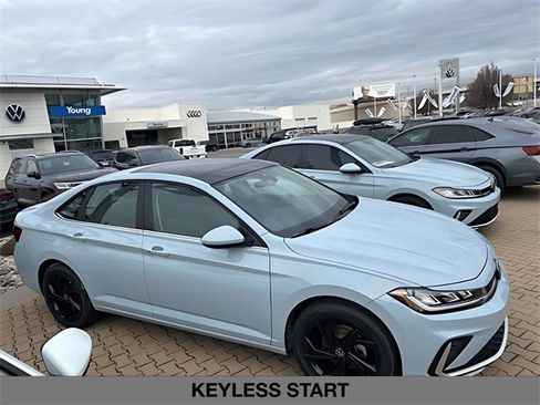 New 2026 Volkswagen Jetta SE image 2