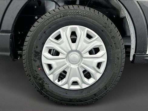 New 2025 Ford Transit 250 148 Medium Roof image 13