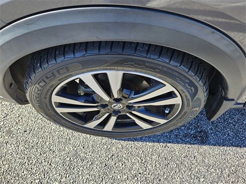 Used 2020 Nissan Kicks SV image 18