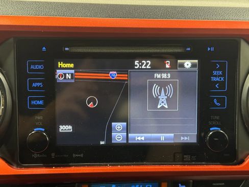 Used 2016 Toyota Tacoma TRD Sport AWD/4WD image 5