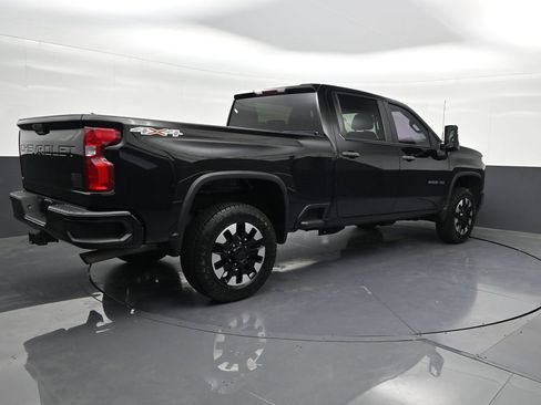 Used 2020 Chevrolet Silverado 2500 Custom w/ Custom Value Package AWD/4WD image 5
