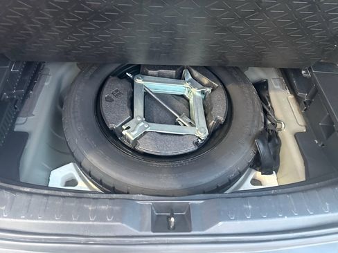 Used 2019 Toyota RAV4 LE image 25