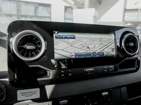 Used 2025 Mercedes-Benz Sprinter 3500 image 18