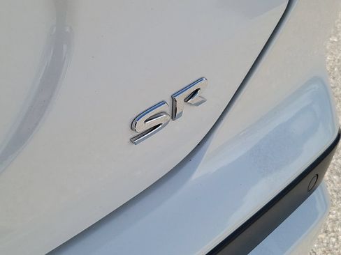 Used 2024 Nissan Kicks SR FWD image 9