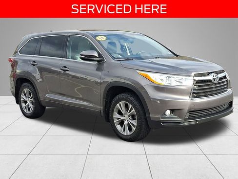 Used 2014 Toyota Highlander Plus image 3