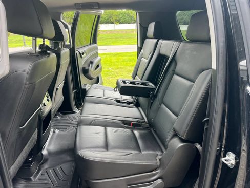 Used 2019 Chevrolet Suburban LT AWD/4WD image 12