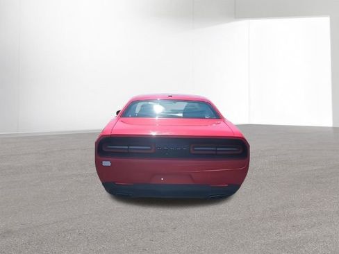 Used 2016 Dodge Challenger SXT image 8