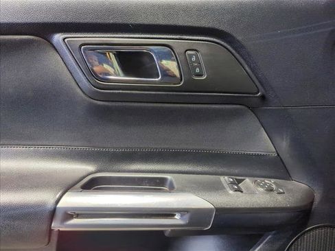 Used 2015 Ford Mustang Coupe image 20