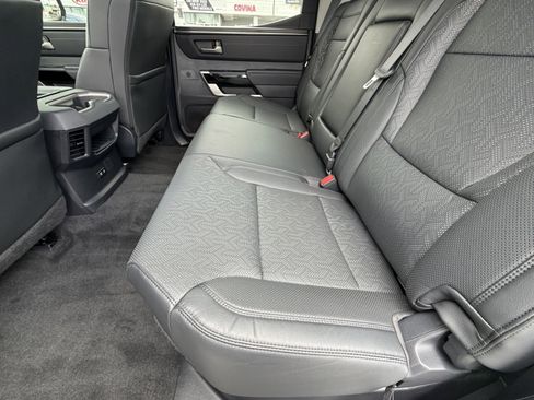 Used 2024 Toyota Tundra Limited AWD/4WD image 28
