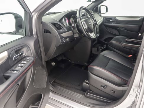 Used 2019 Dodge Grand Caravan GT image 19
