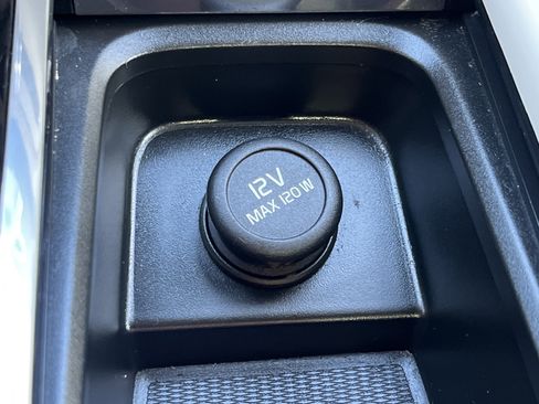 Used 2023 Volvo XC90 B5 Core w/ Protection Package Premier image 8