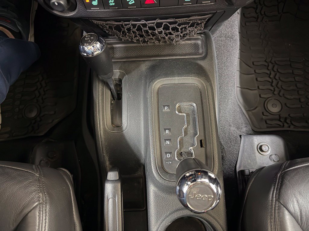 Used 2018 Jeep Wrangler Unlimited Sahara AWD/4WD image 28