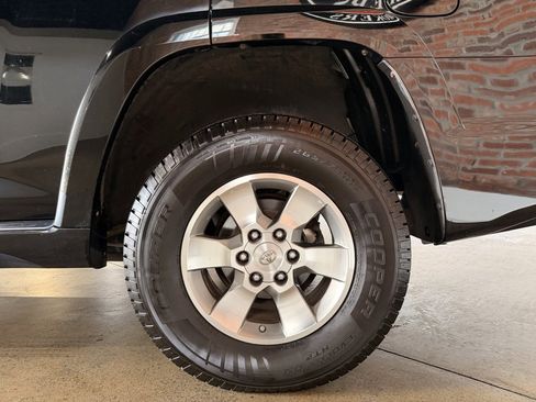 Used 2013 Toyota 4Runner SR5 image 7