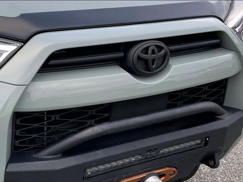 Used 2022 Toyota 4Runner TRD Off-Road Premium w/ Moonroof Package AWD/4WD image 29