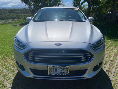 Used 2016 Ford Fusion SE FWD image 2