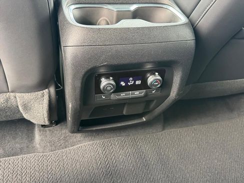 Used 2024 GMC Acadia Denali w/ Super Cruise Package image 8