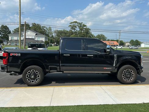 Used 2024 Ford F250 Platinum AWD/4WD image 4