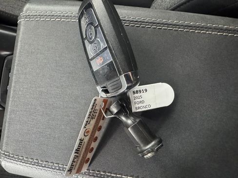 Used 2025 Ford Bronco Big Bend AWD/4WD image 3