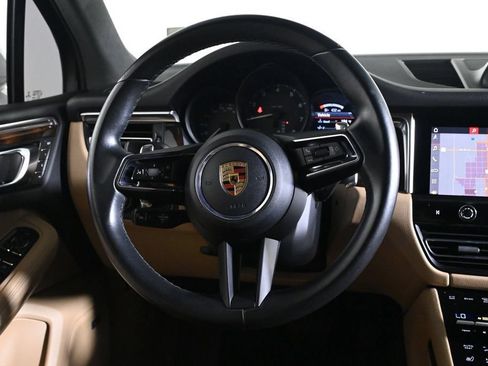 Certified 2022 Porsche Macan AWD/4WD image 12
