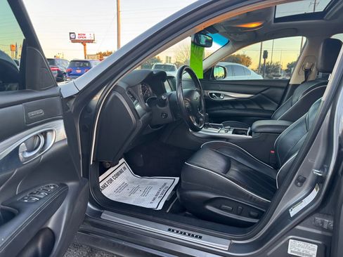 Used 2019 INFINITI Q70 Luxe image 6