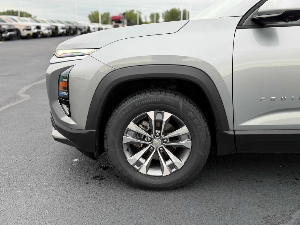 Used 2025 Chevrolet Equinox LT w/ Convenience Package II AWD/4WD image 12