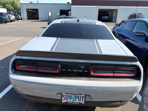 Used 2022 Dodge Challenger R/T Scat Pack RWD image 5