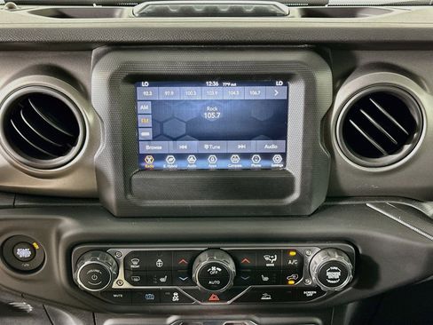 Used 2023 Jeep Wrangler Unlimited w/ Cold Weather Group AWD/4WD image 19