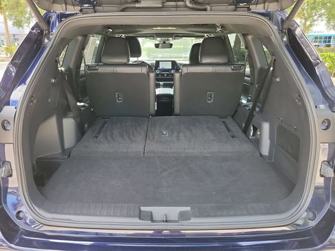 Used 2025 Toyota Highlander XSE AWD/4WD image 8