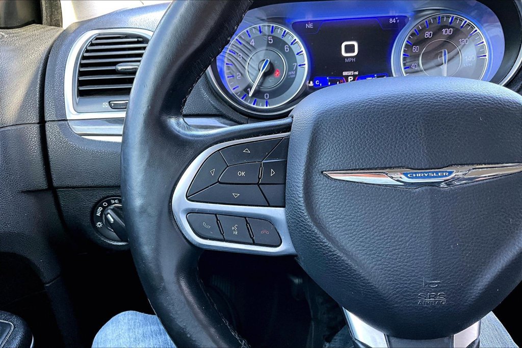 Used 2019 Chrysler 300 Touring w/ Sport Appearance Package RWD image 5