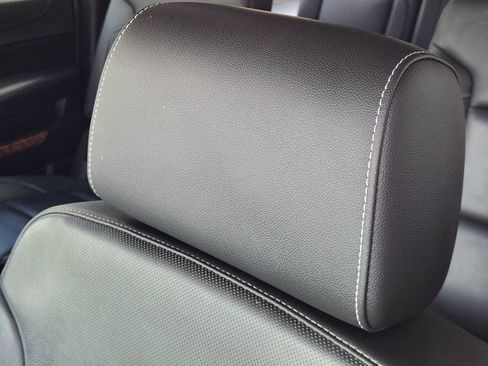 Used 2019 Chevrolet Suburban Premier RWD image 25