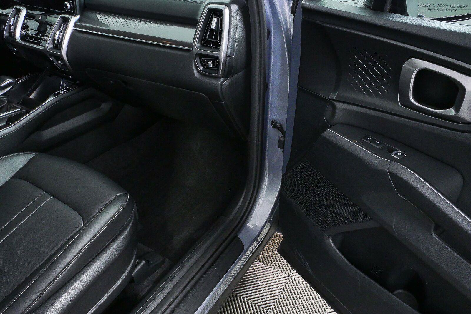 Used 2023 Kia Sorento S FWD image 20